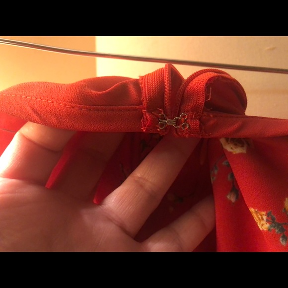 Cute with tiny flower detailing Red mini skirt - Picture 4 of 6